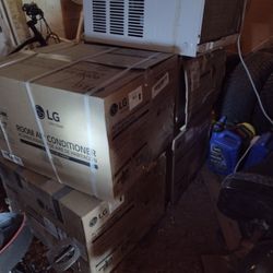 New Large Window AC'   800 Sq Feet At Least 