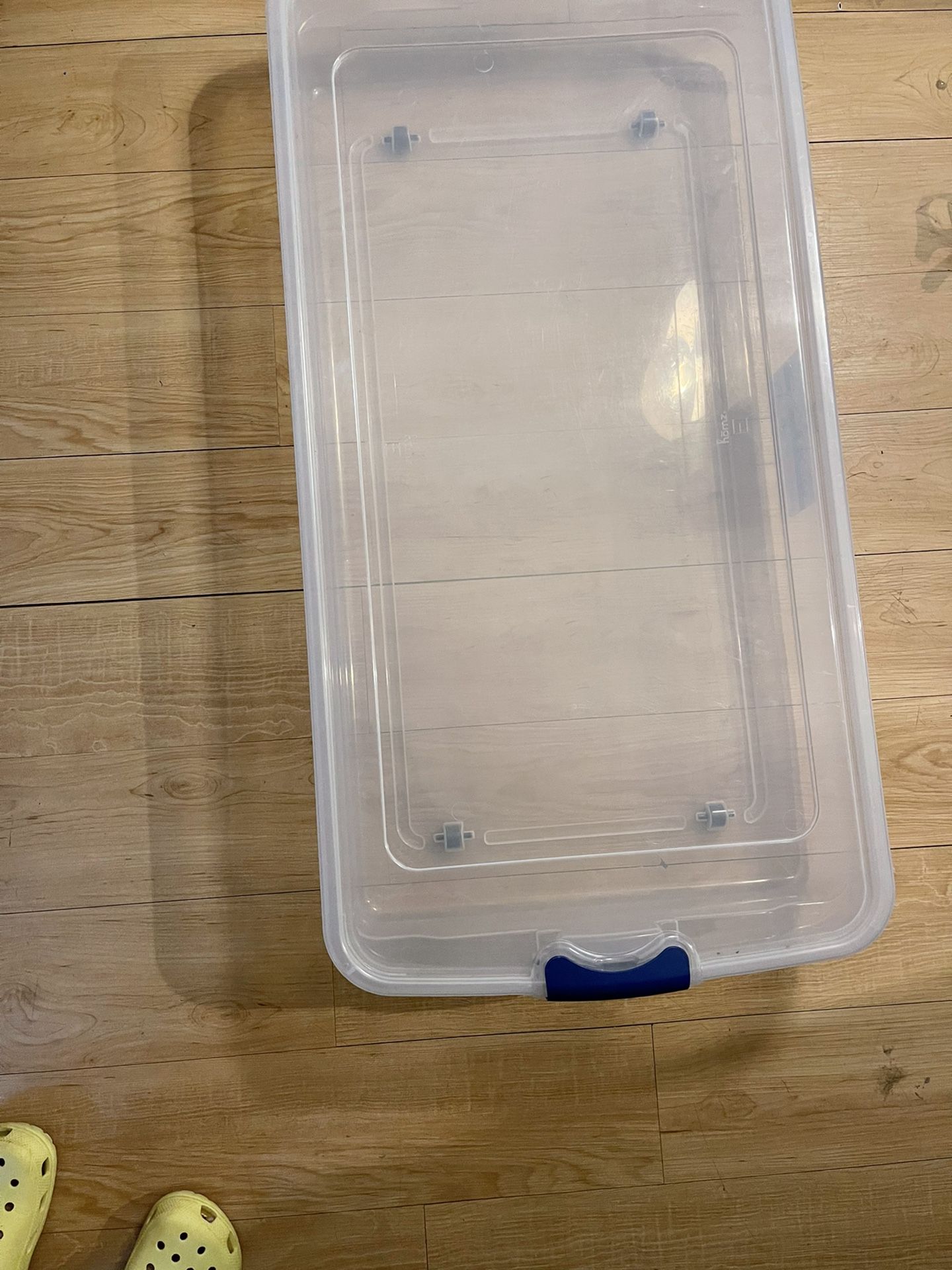 Underbed  Storage Container With Wheels 