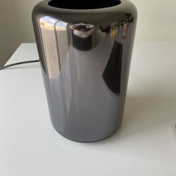 2013 Mac Pro 3.5 Ghz, 6 Core|  Intel  XEON 5| 64 Gig Ram