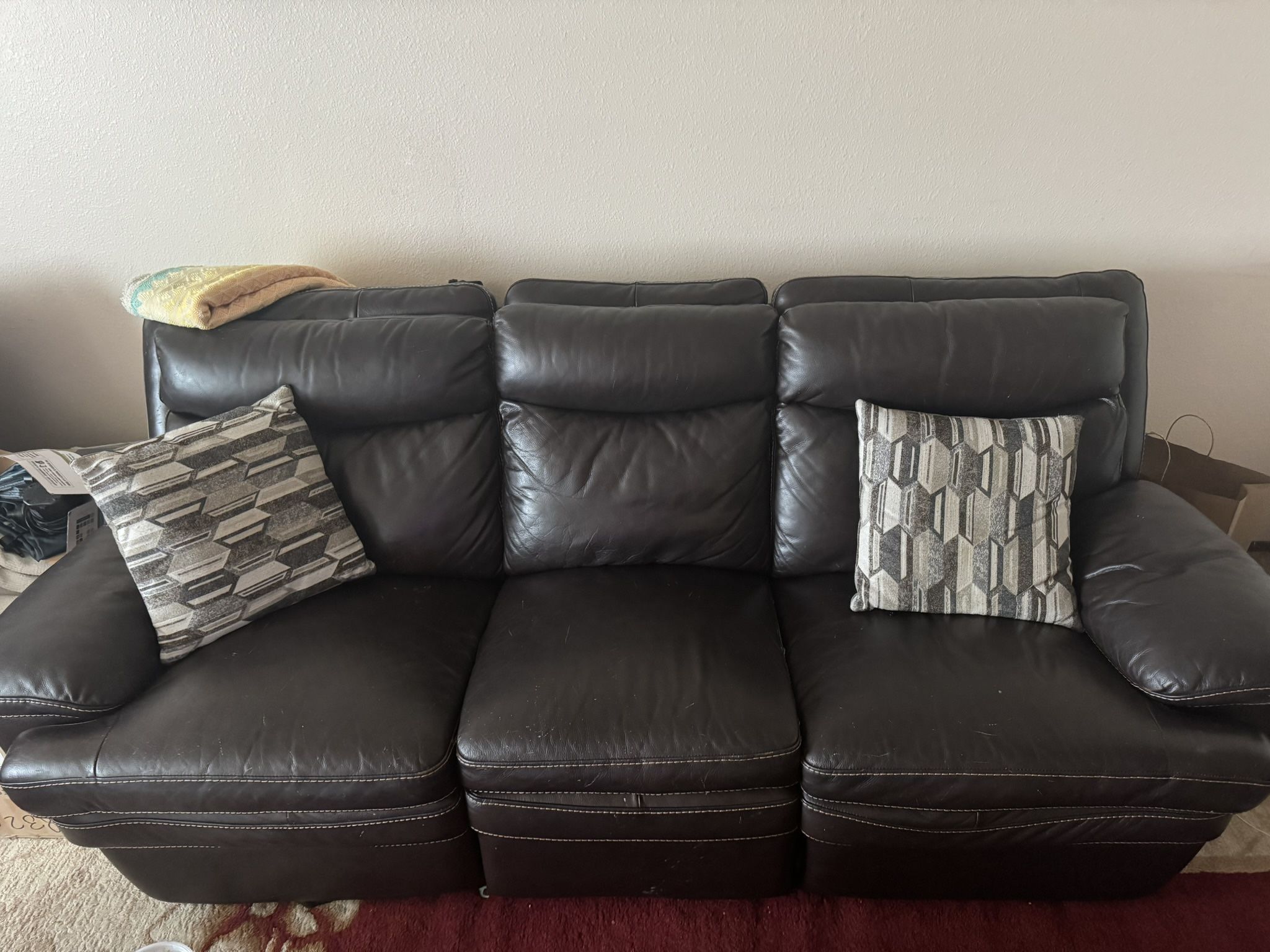 Couches (reclining)