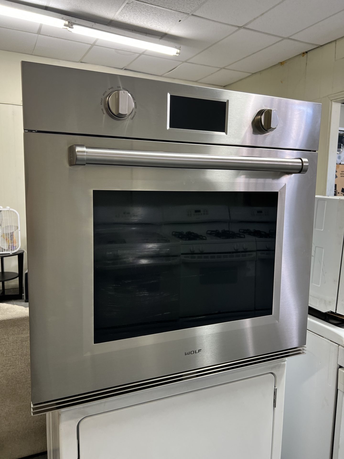 Wolf 30”Wide Single Electric Wall Oven In Stainless Steel 