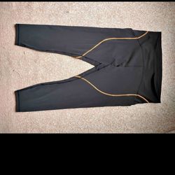 Lululemon. Power Thru High-Rise Tight 25" *Colour Seam. Size 18.