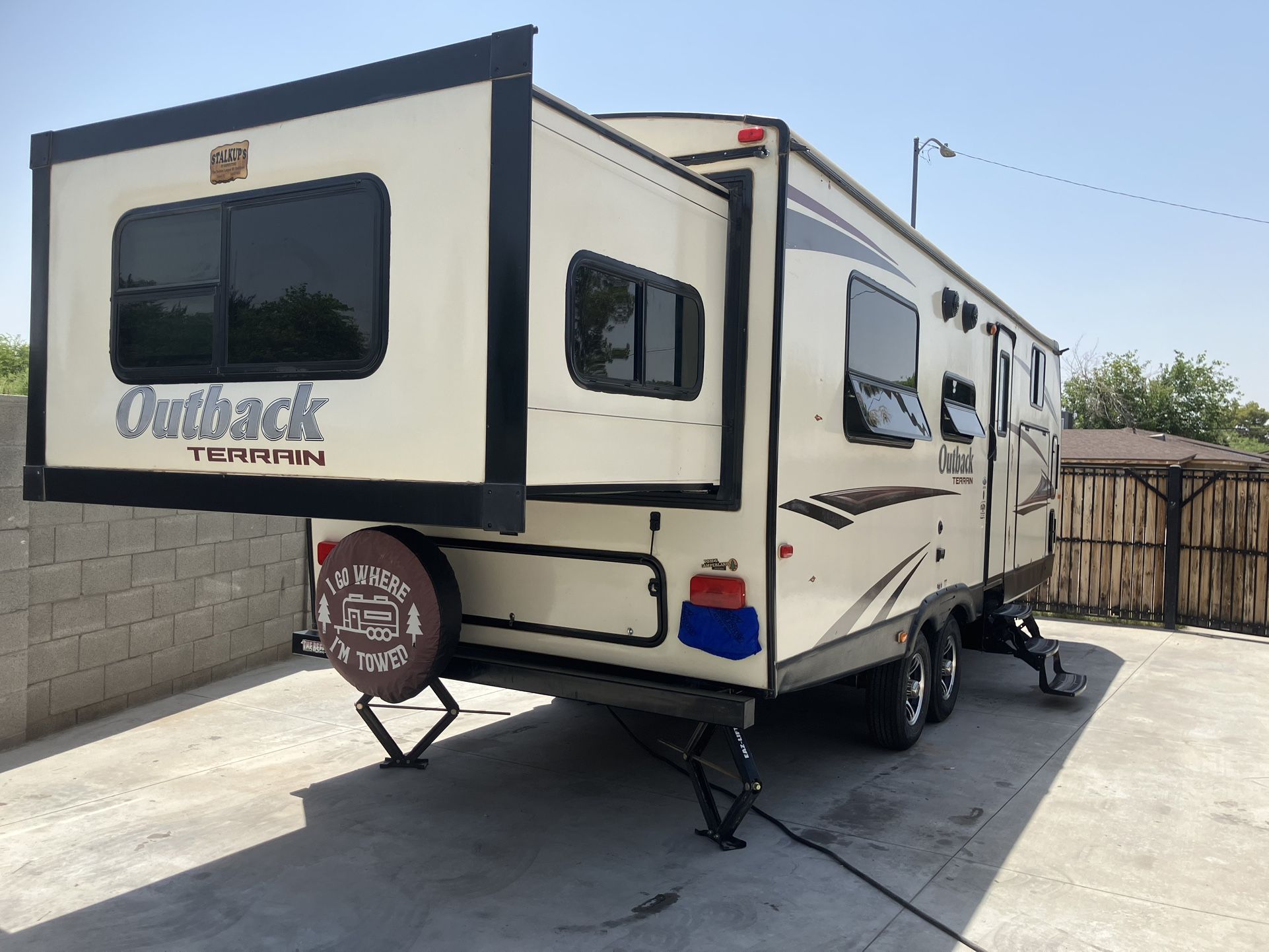 2015 29 FT Outback By Keystone Double Slide Out Good Condition
