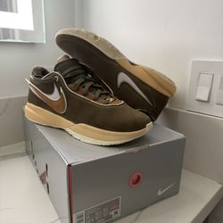 Lebron 20 Green Olive