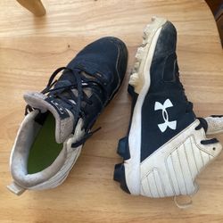 under armour boys baseball cleats size 5