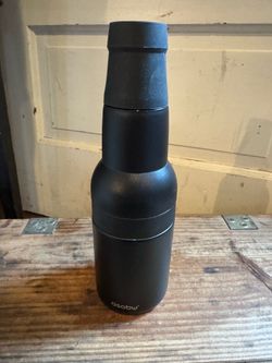Asobu Black Vacuum-Insulated Stainless Steel Bottle Holder.