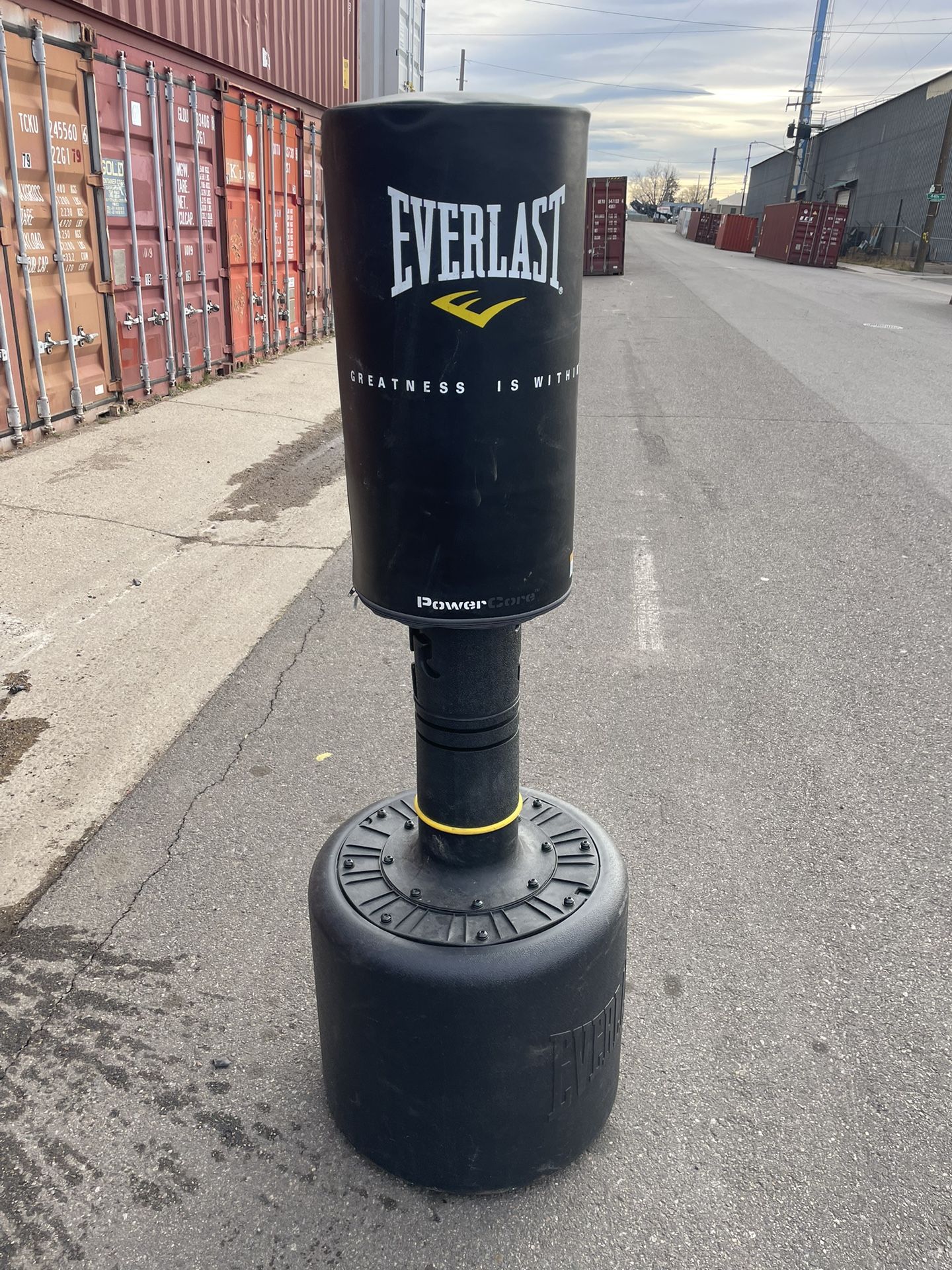 Everlast Powercore Free Standing Indoor Rounded Heavy Duty Fitness Training Bag 