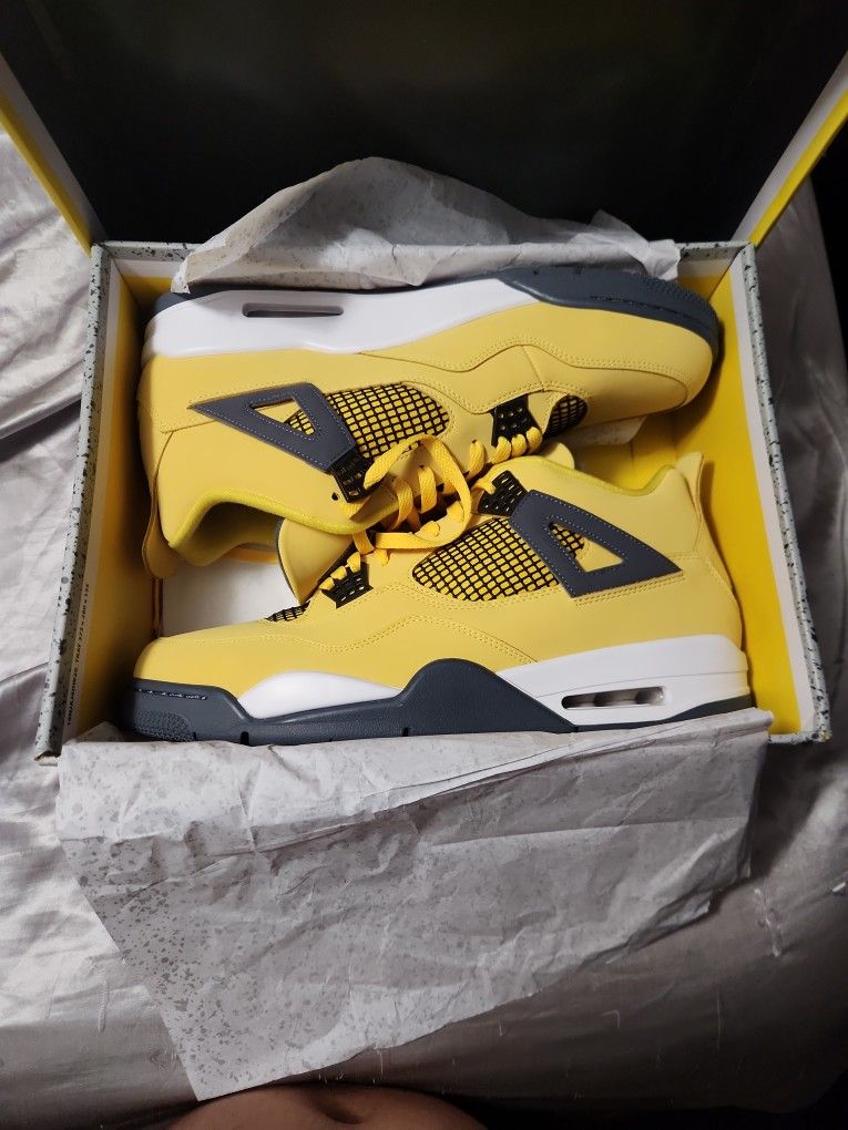 Air Jordan 4 Retro