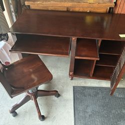 Office Desk For That New Home Office Your Putting Together Or For The Kids Needing A Place For School Work