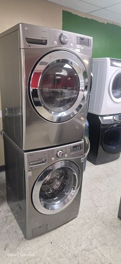Washer and dryer Lg  stacables electric delivery extra fee