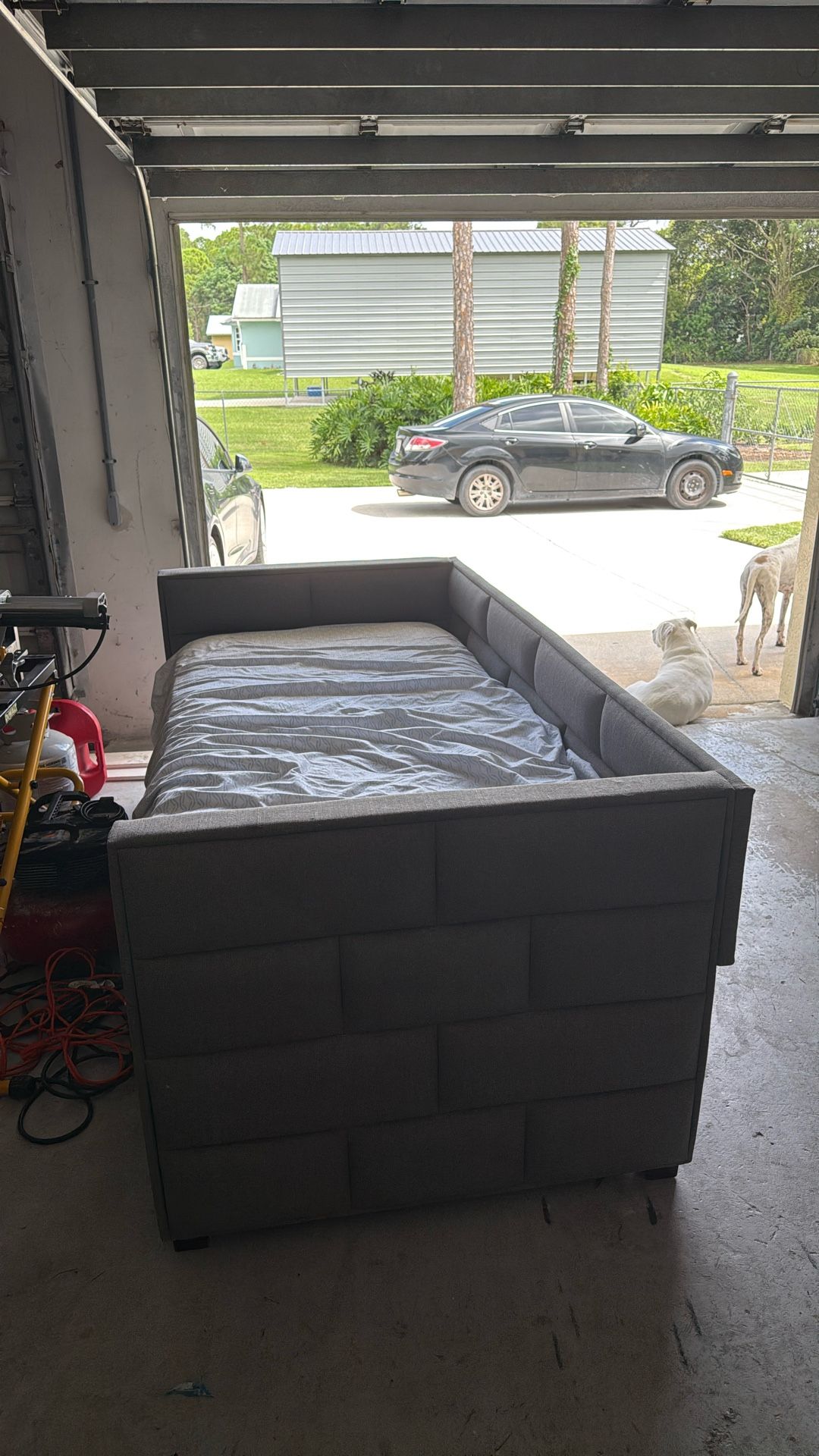 twin Bed