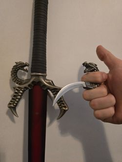 Fantasy Maste Double Dragon Sword w/ hidden daggers