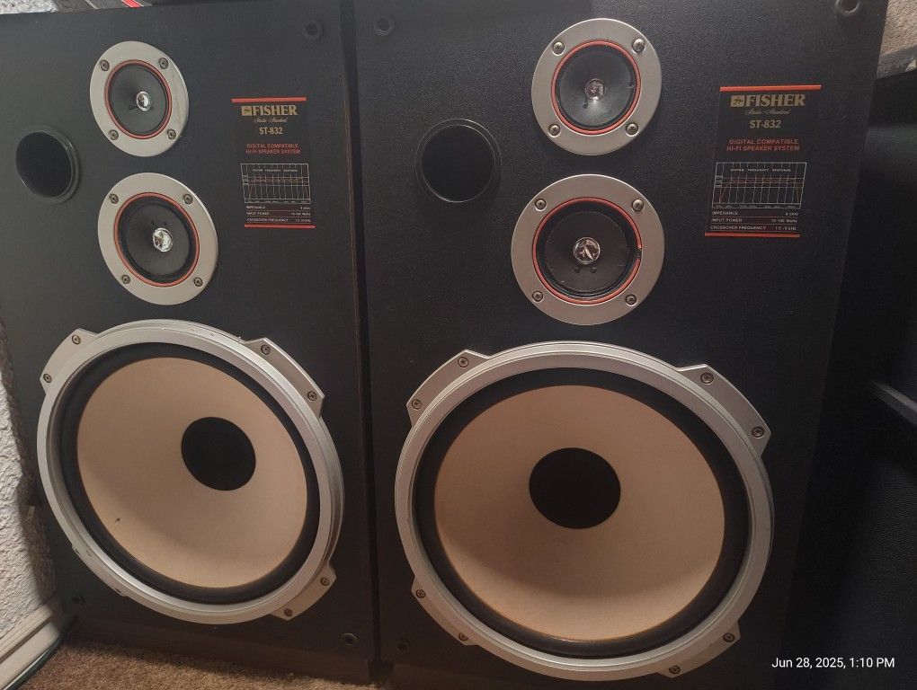 Fisher Speakers 