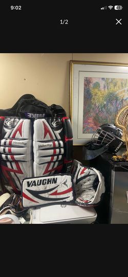 LOW PRICE MOVING- FULL HOCKEY SET