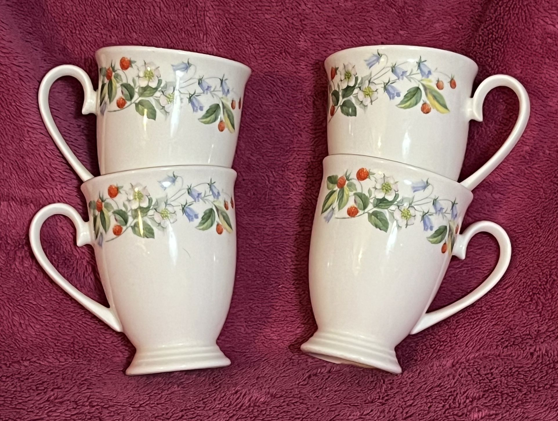 Royal Grafton Fine Bone China Set of 4 Footed Tea Cup Mug Strawberry and Flowers HTF FLAWLESS!
