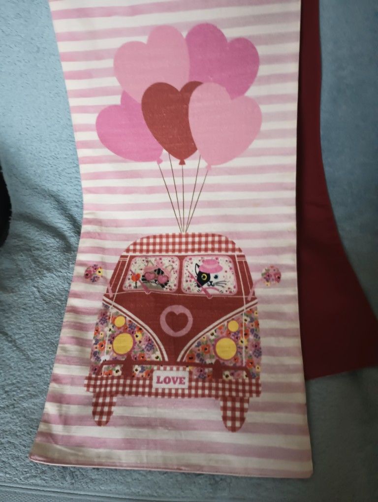 Valentine Table Runner 