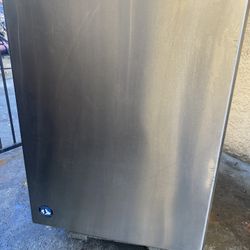ICE MACHINE MAKER HOSHIZAKI