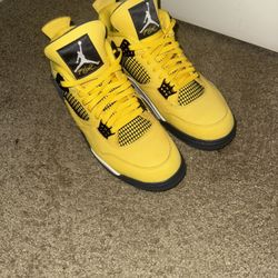 Jordan retro 4s