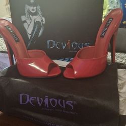 DEVIOUS Red 6inch Pumps