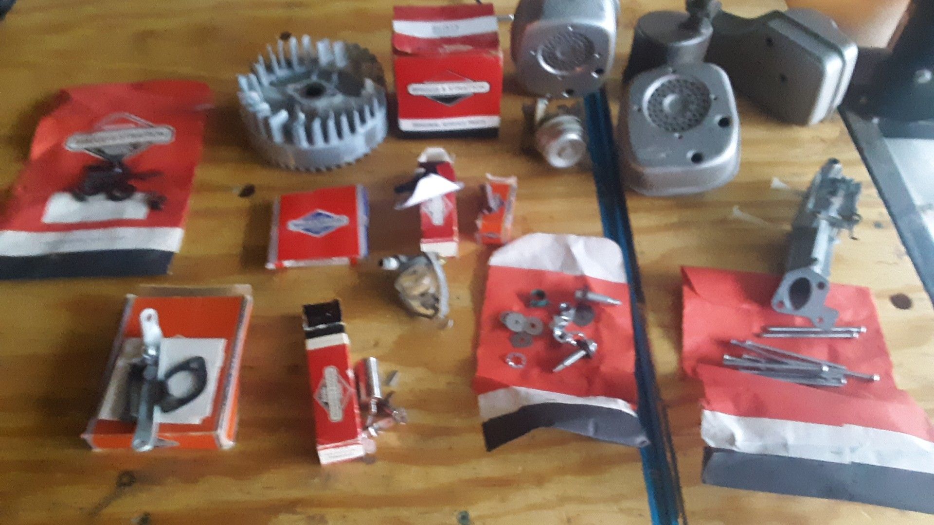 NOS Briggs & Stratton small engine parts