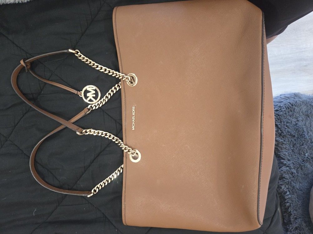 Michael Kors Purse/handbag