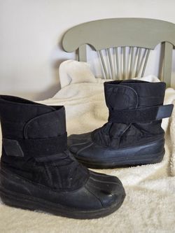 Boys Size 2 Black Boots