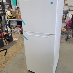 10.1 Cu.ft White Refrigerator 