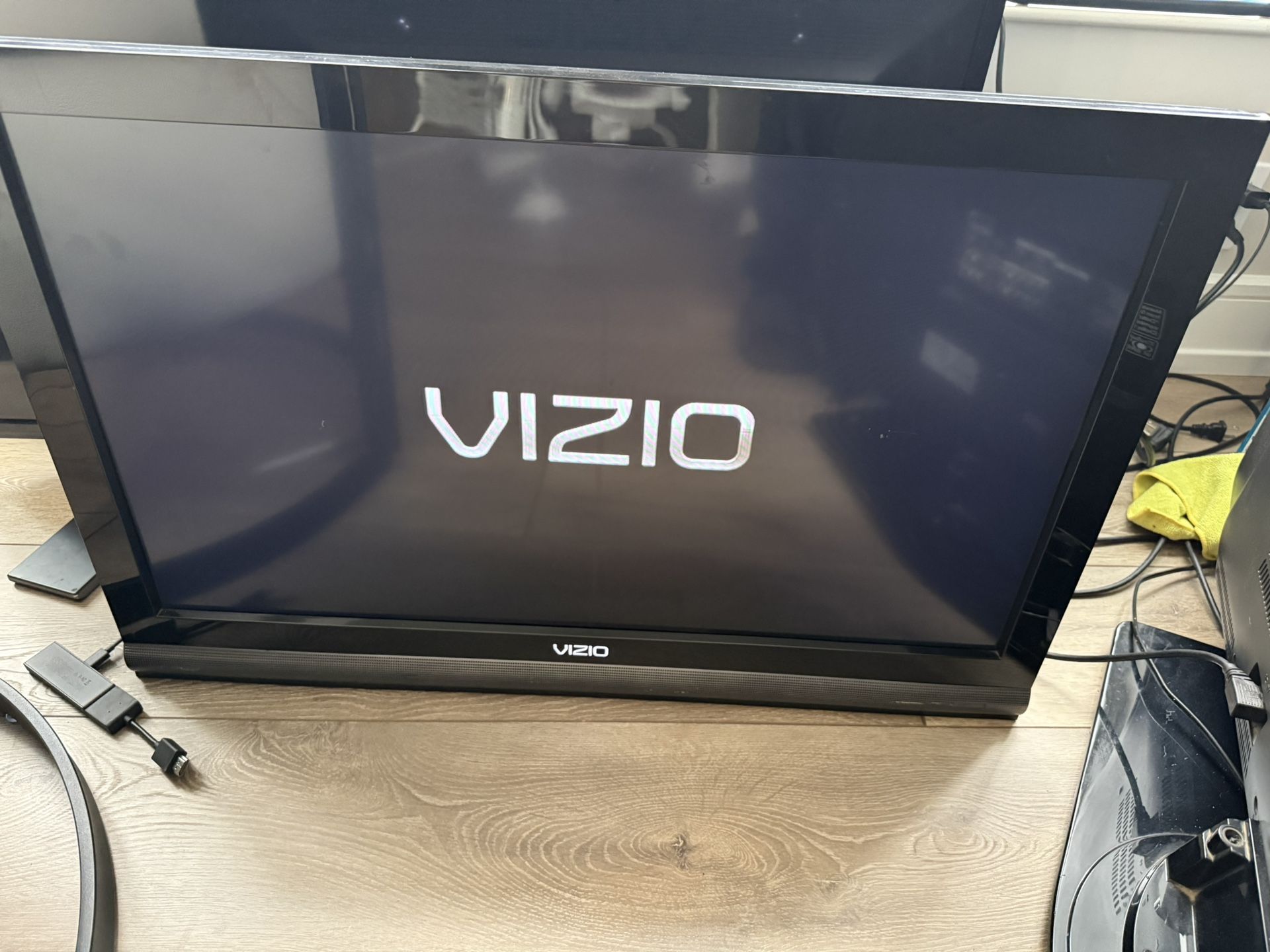 Vizio E320VA 32” TV (WORKS!) — $10
