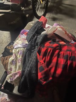 Free small bag of girl clothes 3-4T mainly dresses