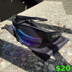 Oakley style sunglasses