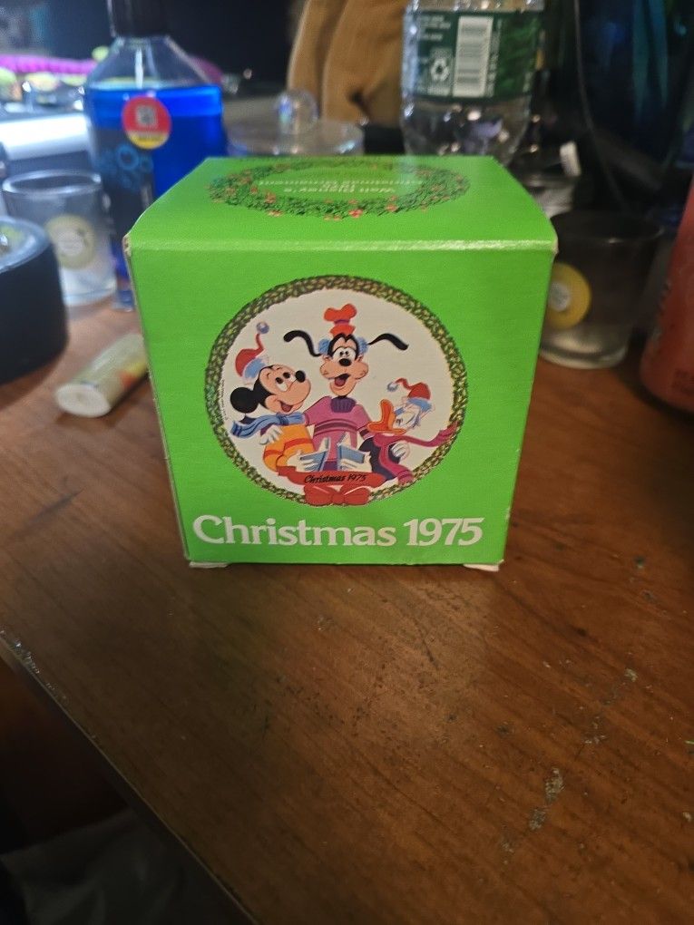 1975 Christmas Ornament