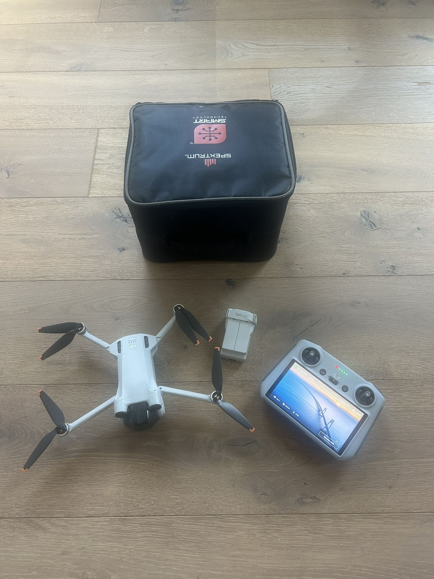 DJI Mini 3 Pro W/ Screen Controller+2 Batteries