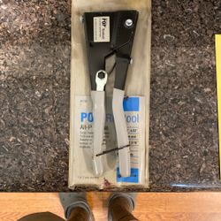 Pop River Tool By Black & Decker
