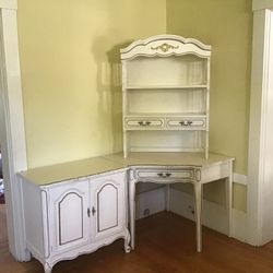 5 Piece White Vintage Bedroom Set