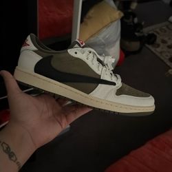 DS Travis Scott Olive Size 8.5