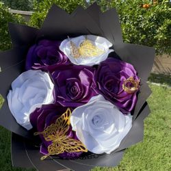 7 Count Ramo With Butterflies And Crown