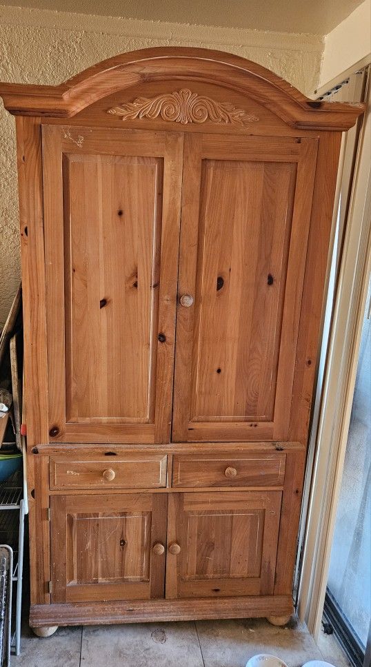 "Broyhill" China Cabinet TV Armoire