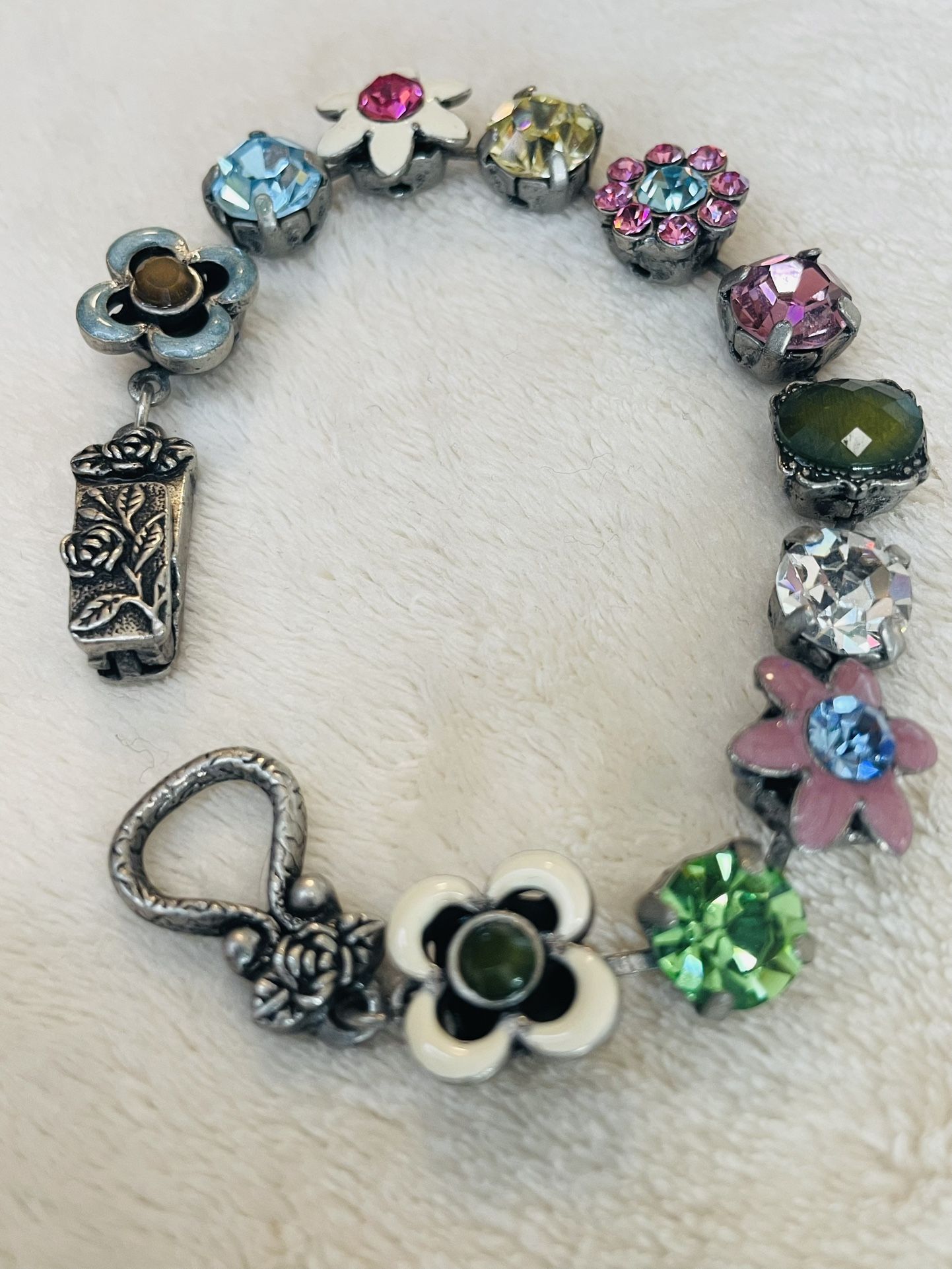 Flower power crystal Bracelet 7”