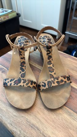 Style & co leopard sandals 81/2 with wedge heel 21/2 inch