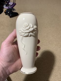 LENOX Rose Blossom Bud Vase Ivory Porcelain 24k Gold Trim