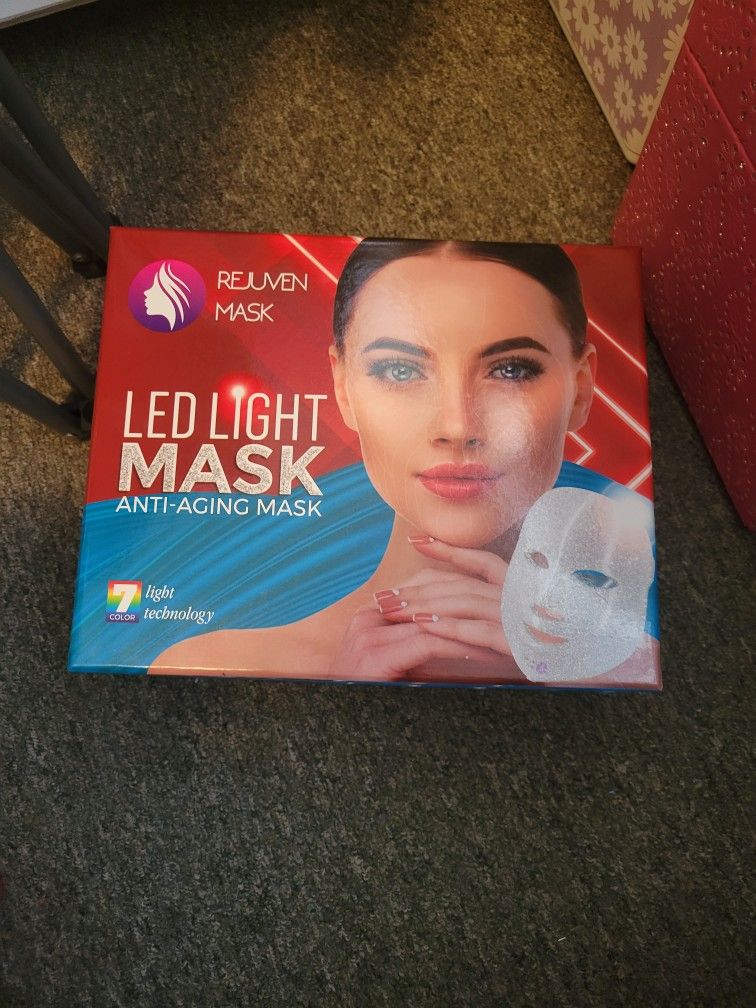 LED Mask BRAND NEW
