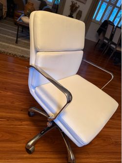 Pottery Barn Nash Office/ Desk Swivel Chair