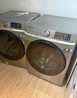 Stackable Samsung SmartThings Washer & Dryer