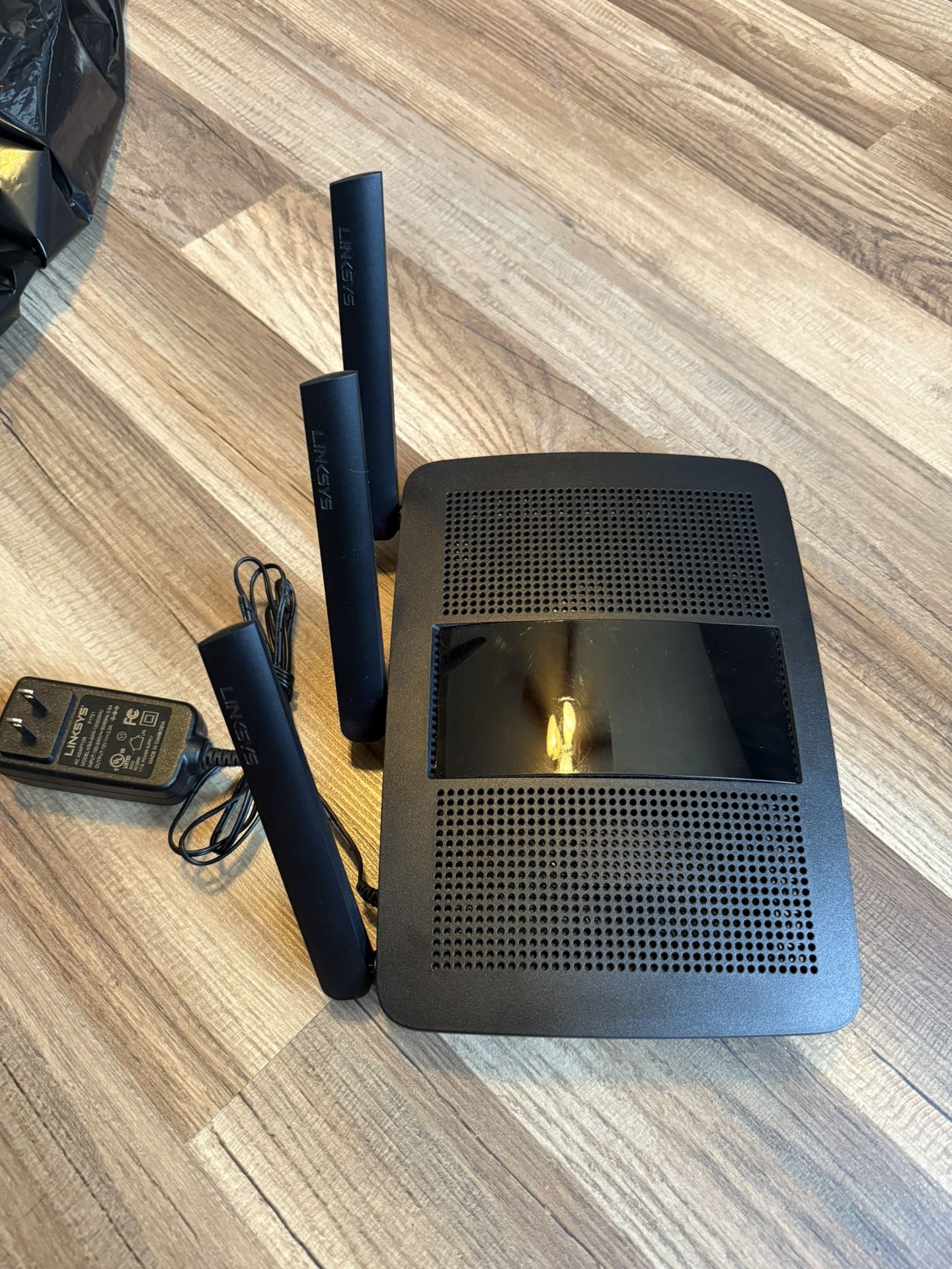 Linksys Router (EA7450)