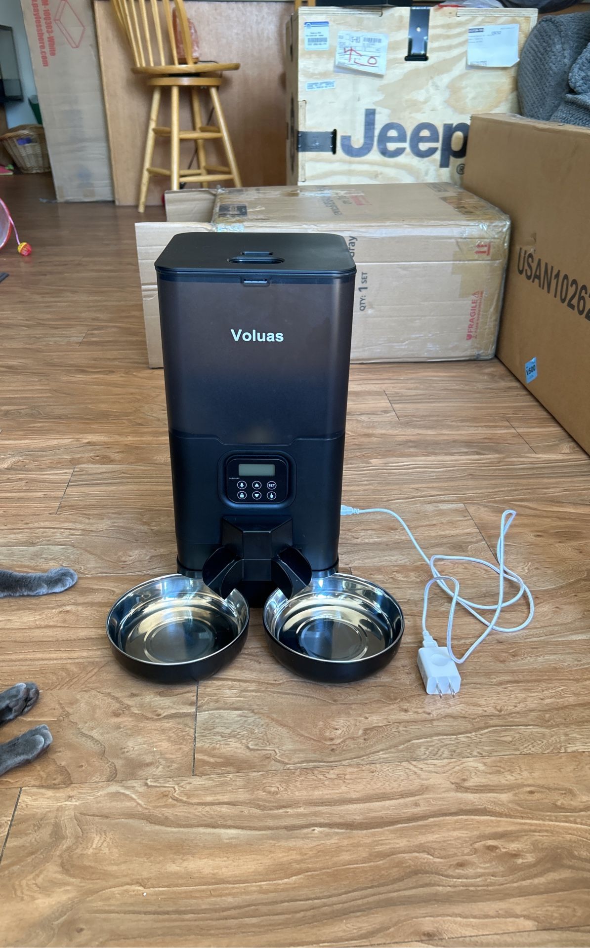 Voluas Automatic Double Cat Feeder (Only Used For A Few Months)