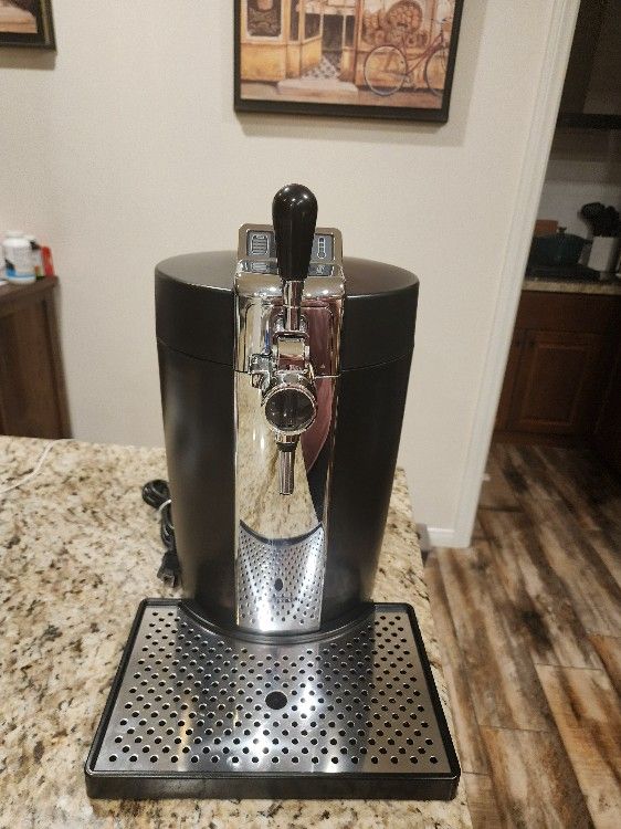 *Price DROP * Mini BEER KEG