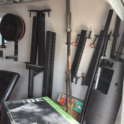 Powerlifting Bar and Deadlift bar