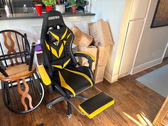 Bumblebee Gamer Chair w/ footrest
