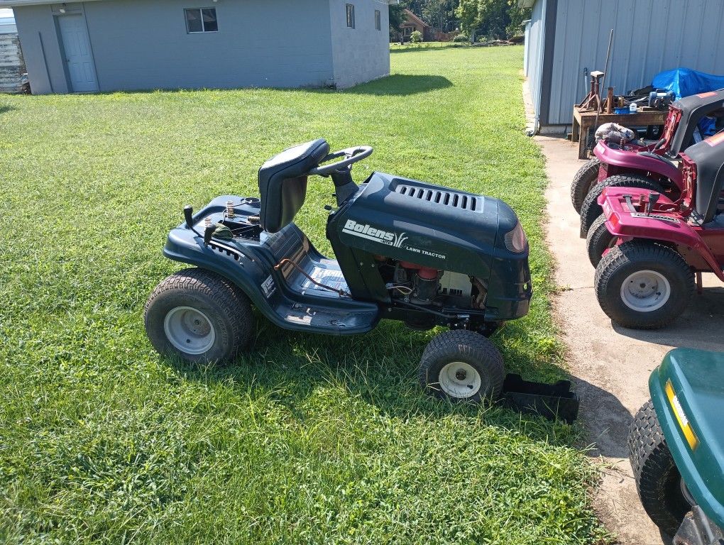 Bolens Riding Tractor. No Mower Deck 