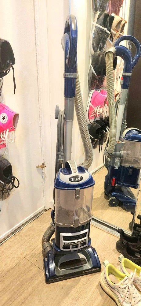 Shark Vacuum Cleaner Great Condition Works Perfectly